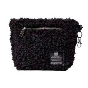 URBAN OUTFITTERS BDG TEDDY FLEECE BLACK POUCH NEW WITHOUT TAGS